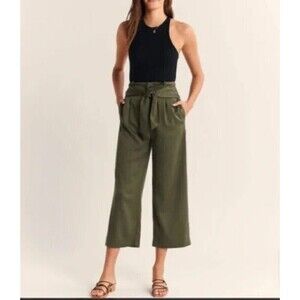 Abercrombie & Fitch Olive Cropped Pants